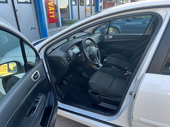 Peugeot 307 9 of 28