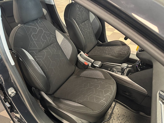 Peugeot 2008 12 of 12