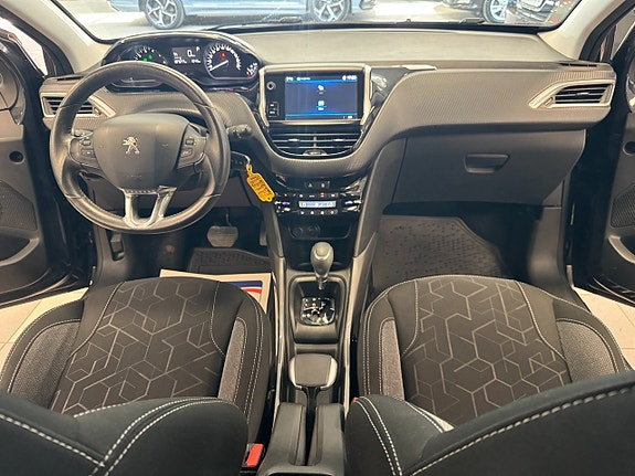 Peugeot 2008 6 of 12