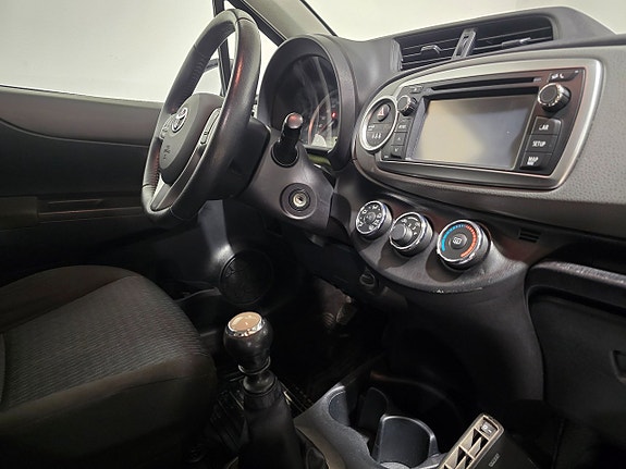 Toyota Yaris 11 of 15