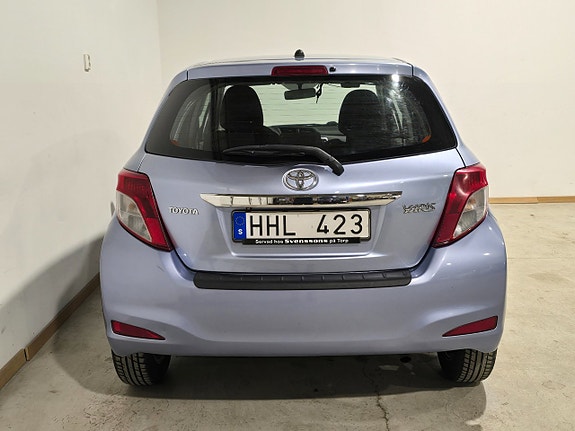Toyota Yaris 6 of 15