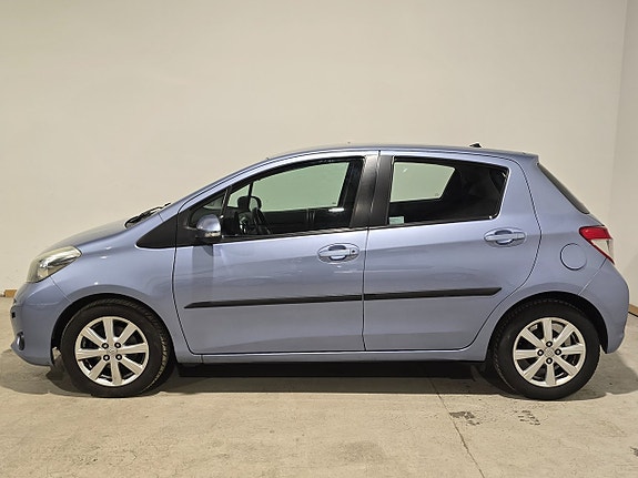 Toyota Yaris 3 of 15