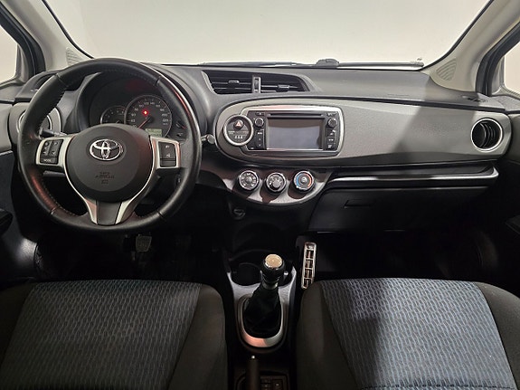 Toyota Yaris 12 of 15
