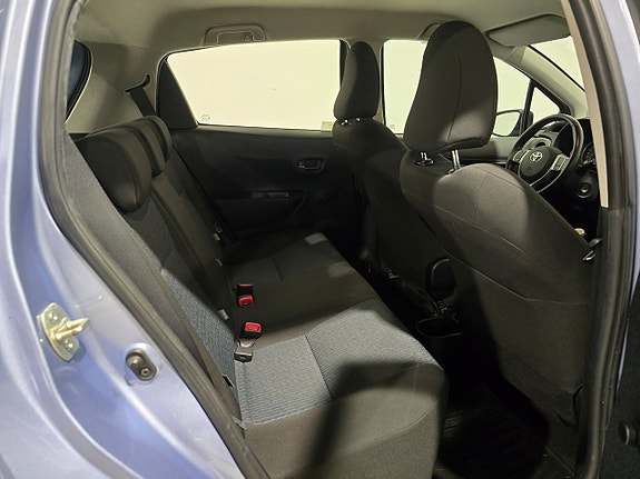 Toyota Yaris 13 of 15
