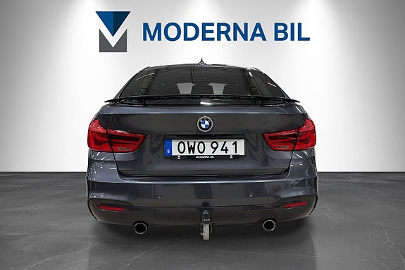 BMW 340i 4 of 5