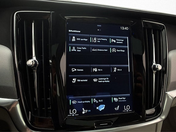 Volvo S90 26 of 30