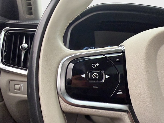 Volvo S90 15 of 30