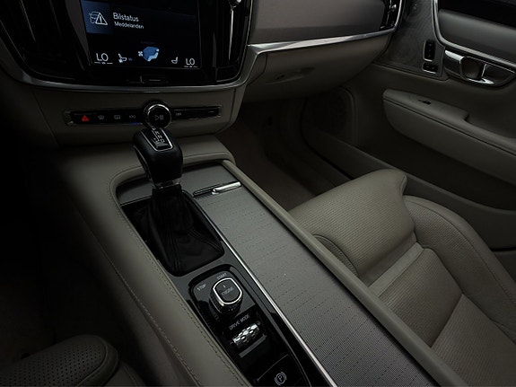 Volvo S90 30 of 30