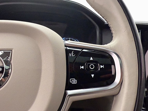 Volvo S90 18 of 30