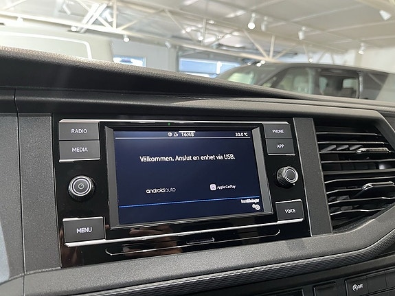 Volkswagen Caravelle 9 of 10