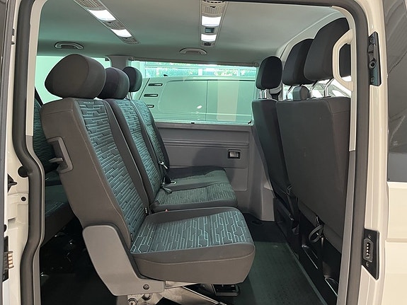Volkswagen Caravelle 6 of 10
