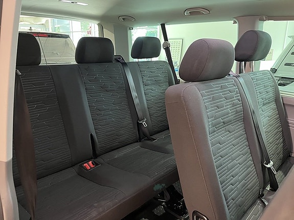 Volkswagen Caravelle 5 of 5