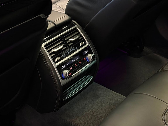 BMW 745e 16 of 26