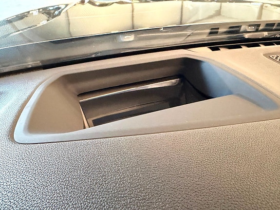BMW 745e 26 of 26