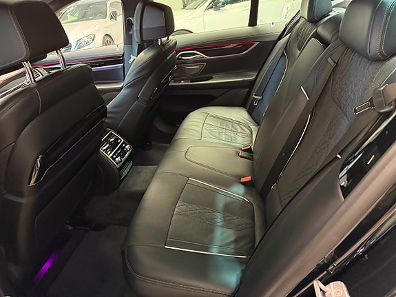BMW 745e 15 of 26