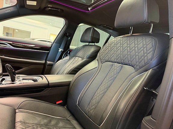 BMW 745e 13 of 26
