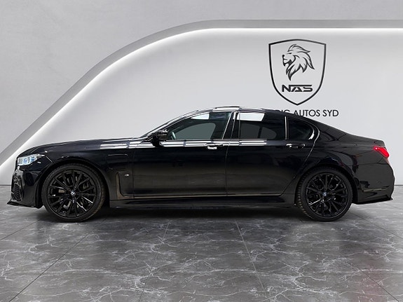 BMW 745e 2 of 5