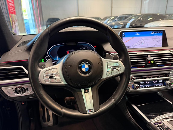 BMW 745e 20 of 26