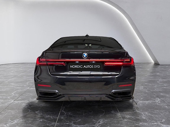 BMW 745e 4 of 5