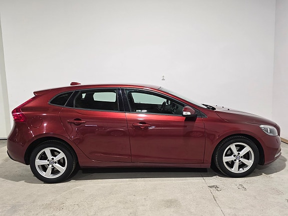Volvo V40 4 of 5