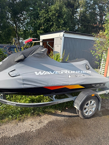 Yamaha waverunner EXR 2 of 4