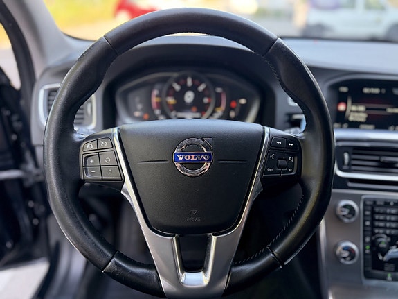 Volvo V60 12 of 18