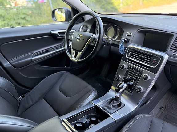 Volvo V60 10 of 18