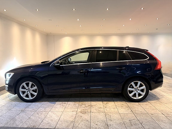 Volvo V60 2 of 18