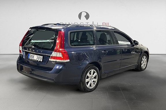 Volvo V70 7 of 17
