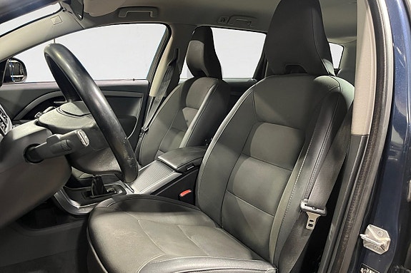 Volvo V70 3 of 17