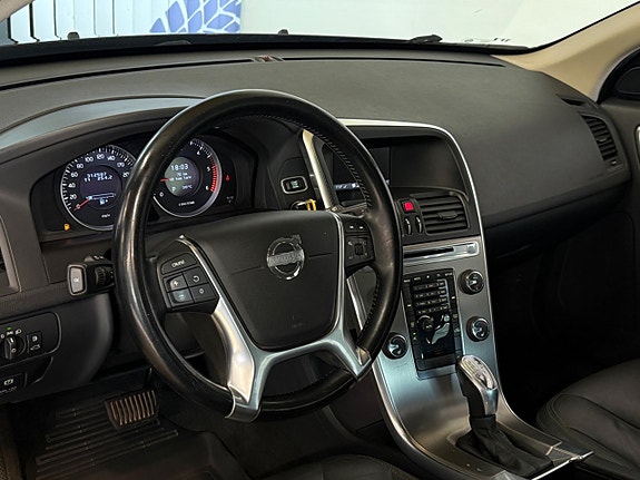 Volvo XC60 8 of 15