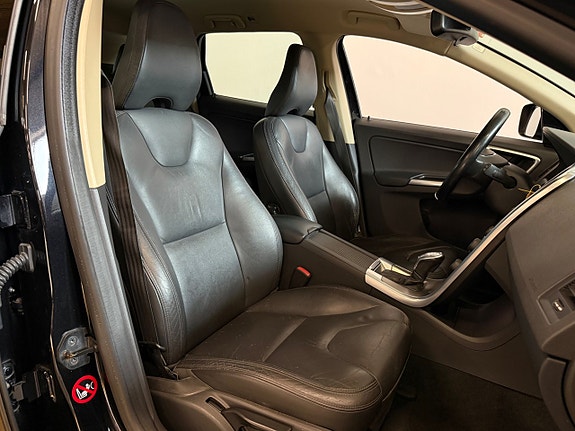 Volvo XC60 9 of 15