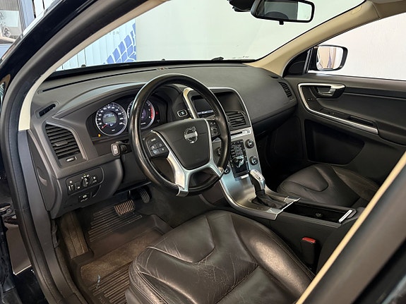 Volvo XC60 7 of 15