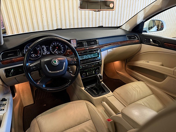 Skoda Superb 10 of 13