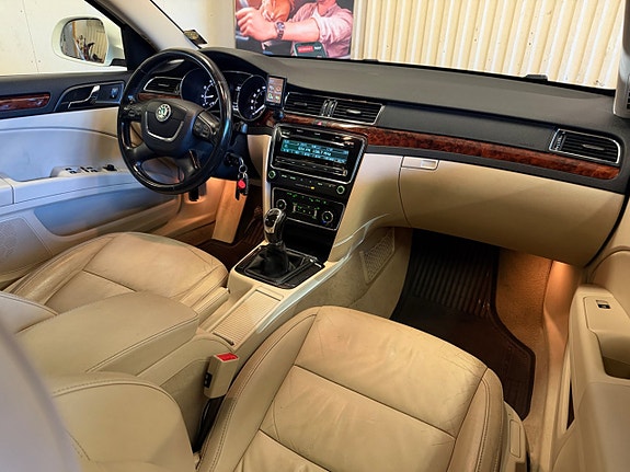 Skoda Superb 12 of 13