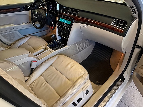 Skoda Superb 11 of 13