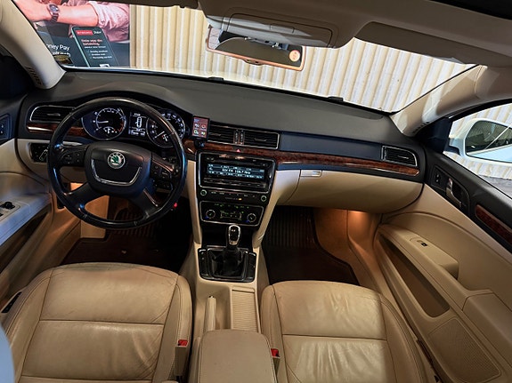 Skoda Superb 8 of 13