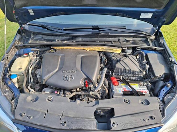 Toyota Avensis 7 of 17