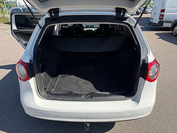 Volkswagen Passat 6 of 9