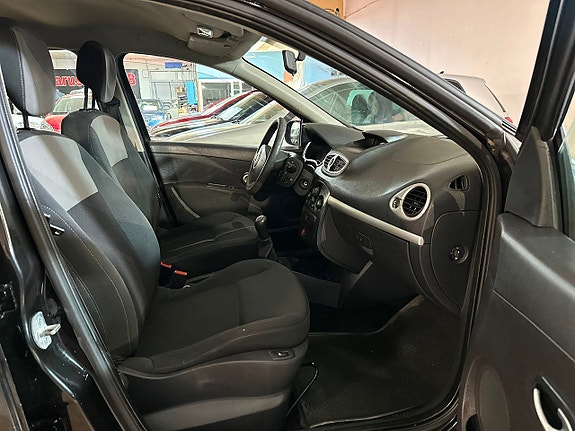 Renault Clio 9 of 12
