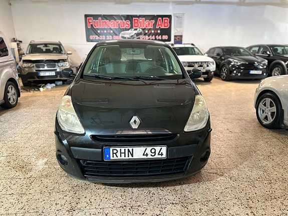 Renault Clio 2 of 12