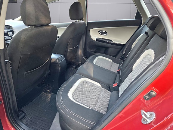 Kia Ceed 12 of 17