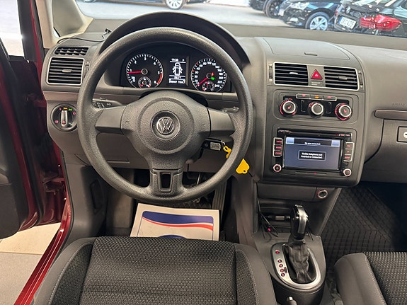 Volkswagen Touran 10 of 17