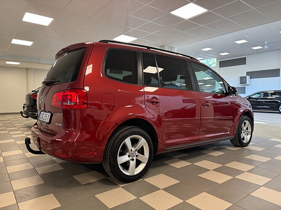 Volkswagen Touran 6 of 17