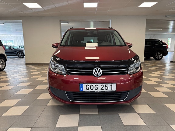 Volkswagen Touran 3 of 5