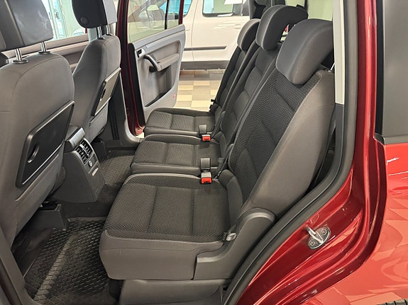 Volkswagen Touran 9 of 17