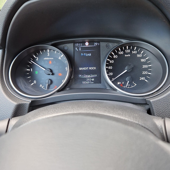 Nissan Qashqai 9 of 17