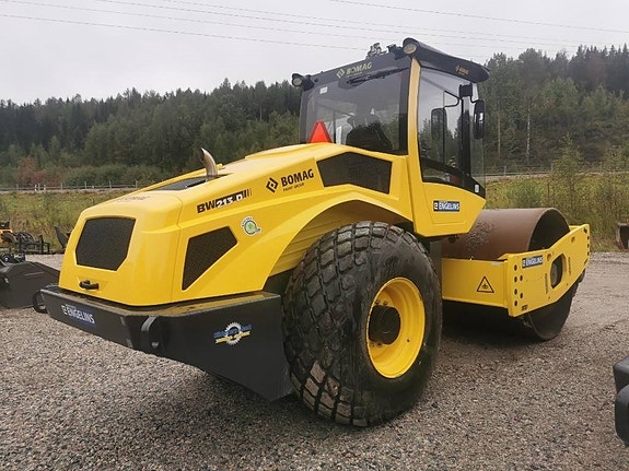 Bomag BW213D-5 UTHYRES 2 of 3