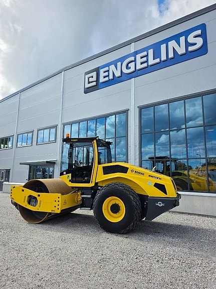 Bomag BW213D-5, Uthyres/For Rental 3 of 4