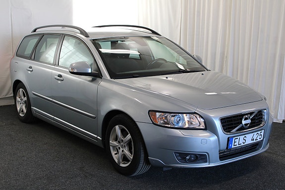 Volvo V50 2 of 5